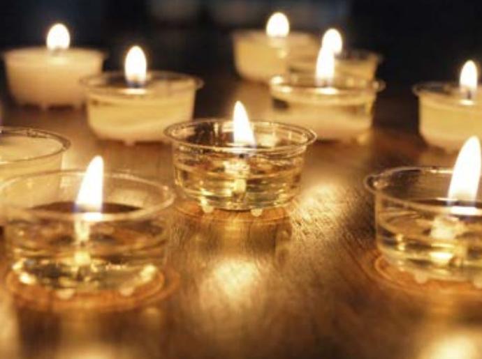 Scented tealight click & light 18 pcs +/- 4h : cinnamon/spic