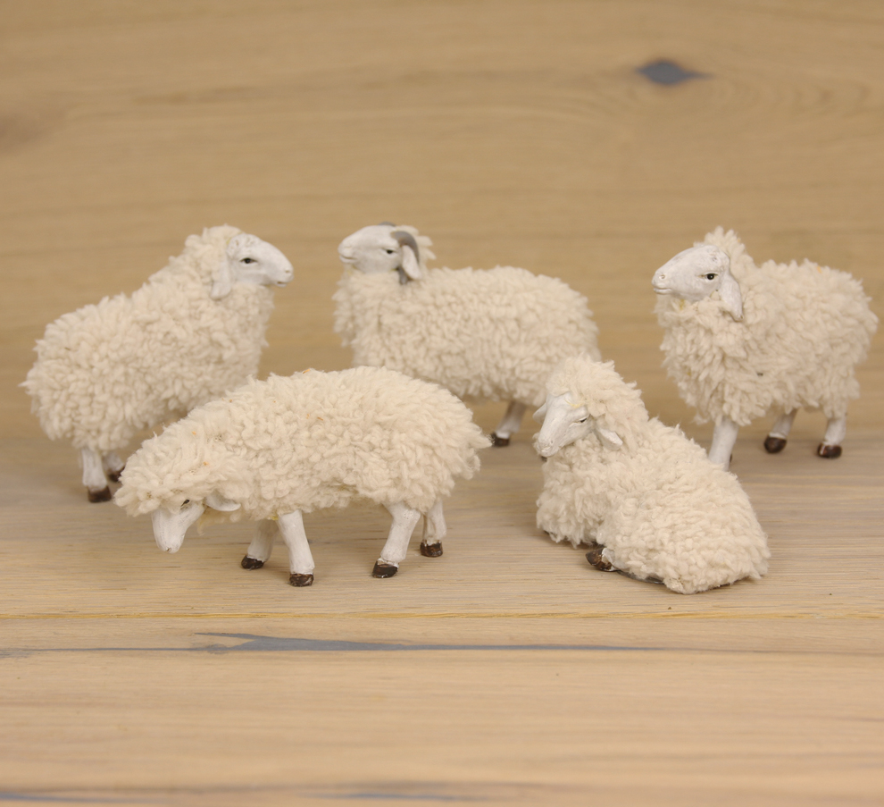 Set van 5 schapen met wol H 5,5cm (voor fig 9-10cm)