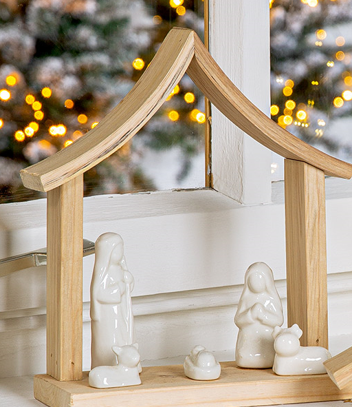 Cabane en bois avec Ste Famille/blanche - 25x20x9cm