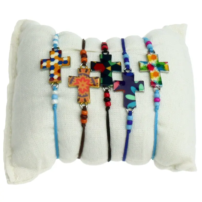 Bracelet s/corde - croix émaillée - assortiment (20x16mm)