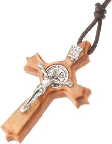 Benedictuskruis op koord - olijfhout (75x45mm)