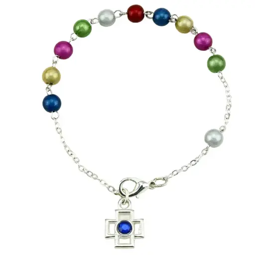 [ARM-09M01] Armband gekleurd parel imitatie met slotje en kruisje (Ø6mm)