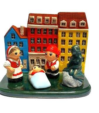 [KGR-85DAN] Crèche du monde 'Danmark' - 7x9cm