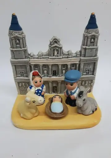 [KGR-85MDR02] Kerstgroep "Madrid" - 7x9cm
